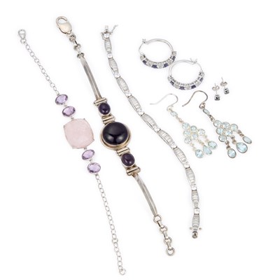 Lot 278 - A GROUP OF JEWELLERY