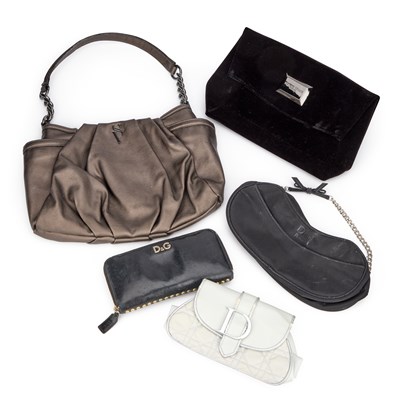 Lot 466 - A GROUP OF DESIGNER PURSES AND BAGS