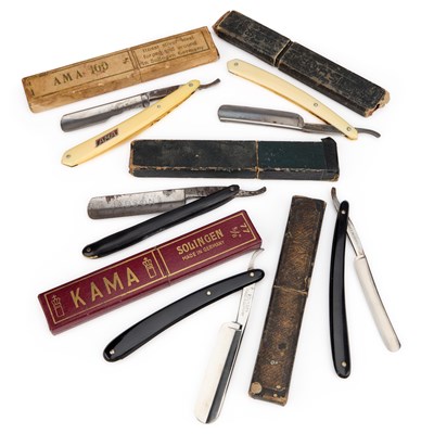 Lot 479 - A GROUP OF FIVE VINTAGE BOXED STRAIGHT RAZORS