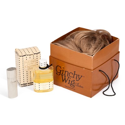 Lot 477 - A GROUP OF VANITY ITEMS