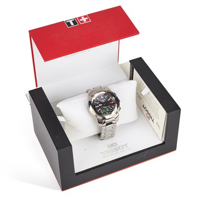 Lot 518 - A GENTS TITANIUM TISSOT T-TOUCH BRACELET WATCH