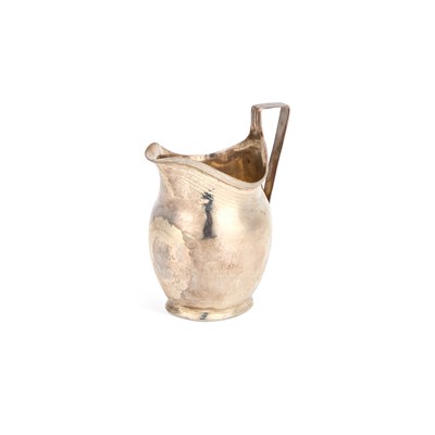 Lot 220 - A GEORGE III SILVER CREAM JUG