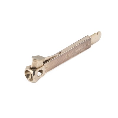 Lot 210 - AN ELIZABETH II SILVER-MOUNTED CIGAR CUTTER