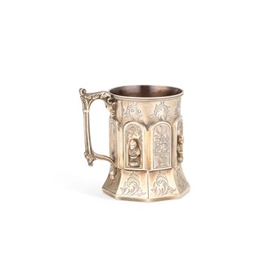 Lot 398 - A VICTORIAN SILVER MUG