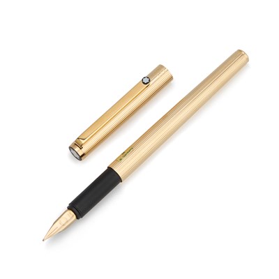 Lot 405 - A MONTBLANC GOLD PLATED SLIMLINE FOUNTAIN PEN