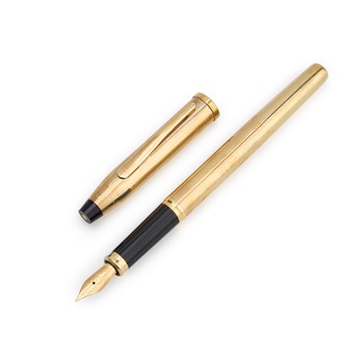 Lot 395 - A CROSS CLASSIC CENTURY 10KT ROLLED GOLD FOUNTAIN PEN
