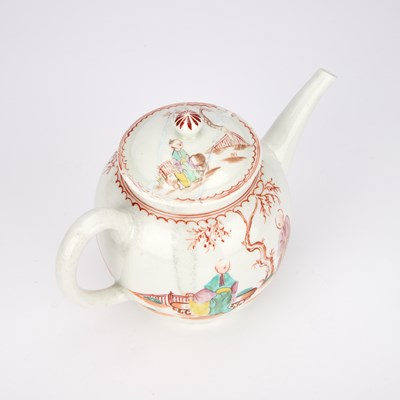 Lot 60 - A LOWESTOFT TEAPOT AND COVER
