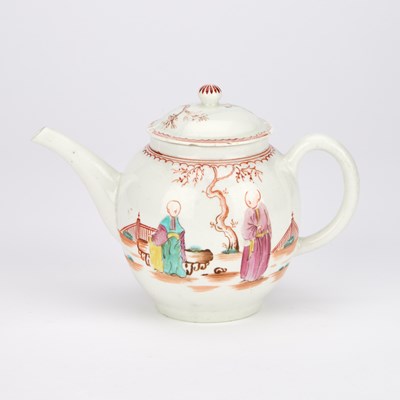 Lot 60 - A LOWESTOFT TEAPOT AND COVER