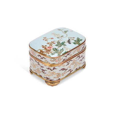 Lot 138 - A JAPANESE CLOISONNÉ ENAMEL BOX AND COVER