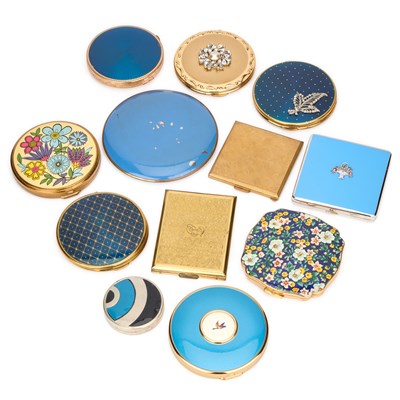 Lot 469 - A GROUP OF COMPACTS