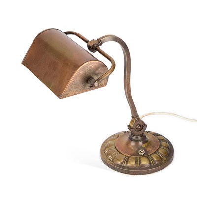 Lot 615 - AN EARLY 20TH CENTURY BRASS BANKER’S DESK LAMP