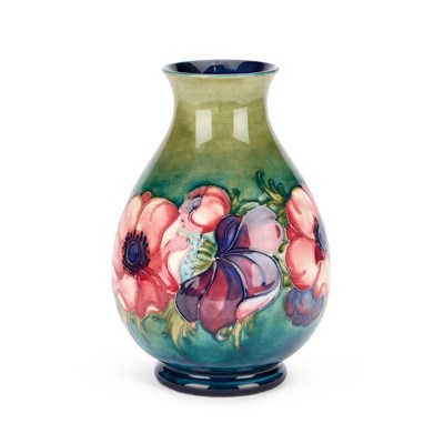 Lot 118 - A LARGE WALTER MOORCROFT POTTERY VASE