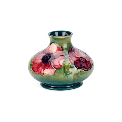 Lot 119 - A MOORCROFT POTTERY VASE