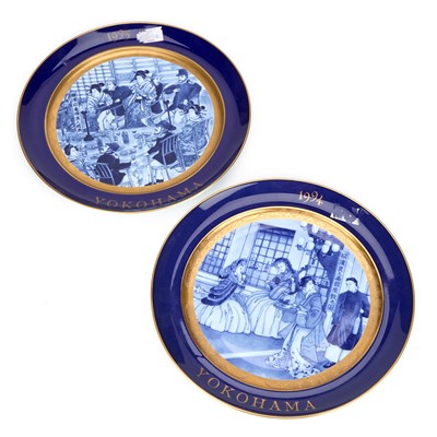 Lot 133 - A PAIR OF JAPANESE PORCELAIN CHARGERS