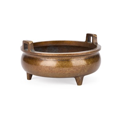 Lot 130 - A CHINESE BRONZE TRIPOD CENSER