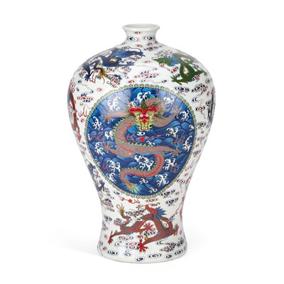 Lot 136 - A LARGE CHINESE MEIPING VASE