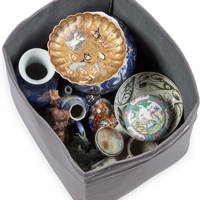 Lot 137 - A GROUP OF ORIENTAL ITEMS