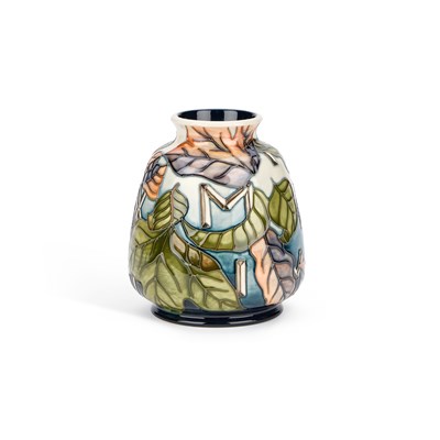 Lot 105 - A MOORCROFT POTTERY COLLECTORS CLUB VASE