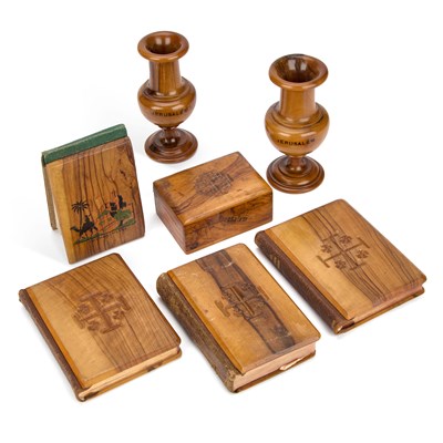 Lot 542 - A GROUP OF OLIVEWOOD ITEMS