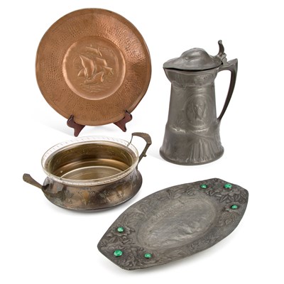Lot 179 - A GROUP OF EARLY 20TH CENTURY METALWORK