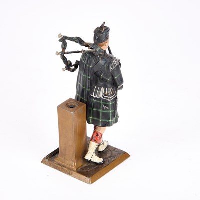 Lot 30 - AN AUSTRIAN COLD-PAINTED METAL FIGURAL TABLE LIGHTER