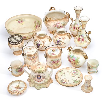 Lot 112 - A COLLECTION OF FIELDING'S ROYAL AND CROWN DEVON WARES