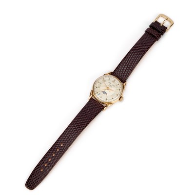 Lot 511 - A GENTS GOLD PLATED EBEL TRIPLE CALENDAR STRAP WATCH