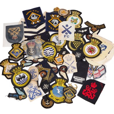 Lot 446 - A COLLECTION OF MILITARY CLOTH AND BULLION BADGES