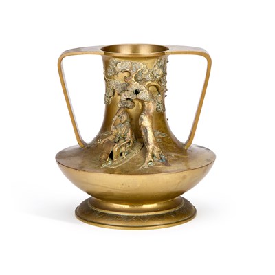 Lot 87 - A LARGE CHINESE BRONZE TWO-HANDLED VASE