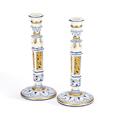 Lot 45 - A RARE PAIR OF WEDGWOOD 'CINQUE CENTO' CANDLESTICKS