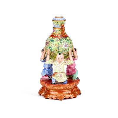 Lot 118 - A CHINESE FAMILLE ROSE PORCELAIN 'BOYS CARRYING VASE' VASE