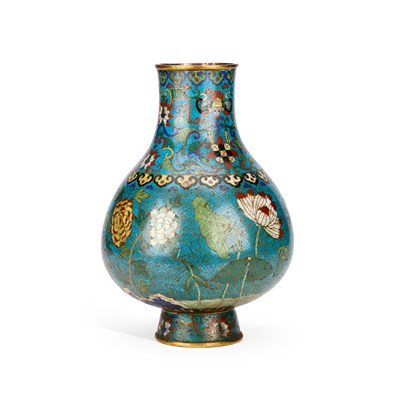 Lot 143 - A CHINESE CLOISONNÉ ENAMEL VASE