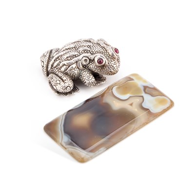 Lot 208 - A CAST SILVER MODEL OF A FROG
