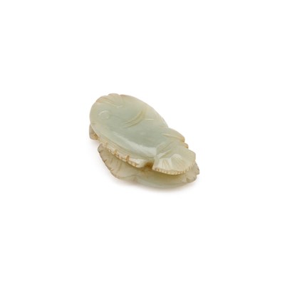 Lot 152 - A CHINESE JADE TOGGLE