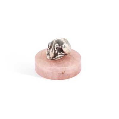 Lot 205 - A CAST SILVER MODEL OF A MOUSE