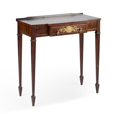 Lot 681 - A PERIOD STYLE GILT-METAL AND MAHOGANY BREAKFRONT SIDE TABLE