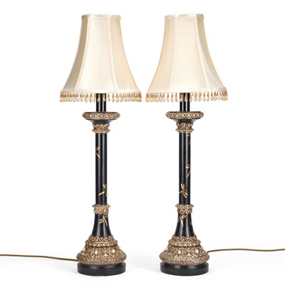 Lot 624 - A PAIR OF TABLE LAMPS