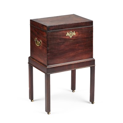 Lot 772 - A GEORGE III MAHOGANY CELLARETTE
