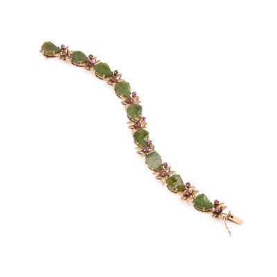 Lot 600 - A NEPHRITE AND RUBY BRACELET