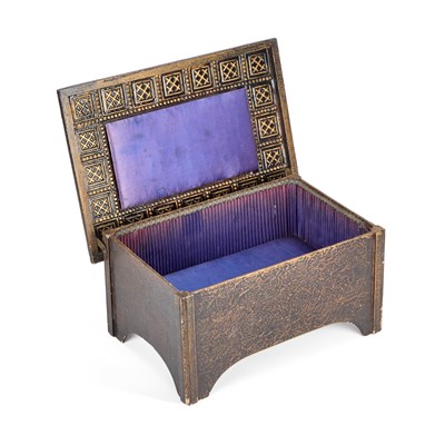 Lot 200 - AN EARLY 20TH CENTURY PAINTED SEWING BOX