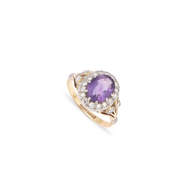 Lot 500 - AN AMETHYST AND DIAMOND CLUSTER RING