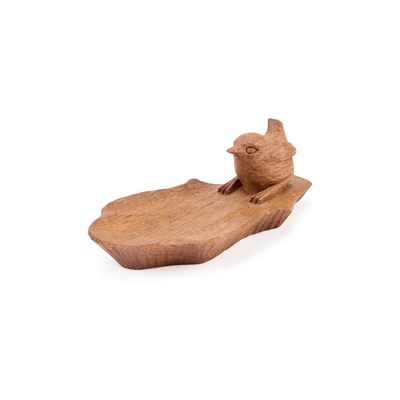 Lot 201 - BOB HUNTER OF THIRLBY FOR WREN CABINET MAKERS, A WRENMAN OAK PIN TRAY