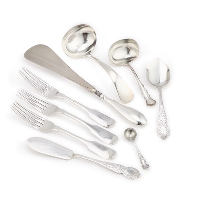 Lot 209 - A GROUP OF SILVER FLATWARE AND OTHER ITEMS
