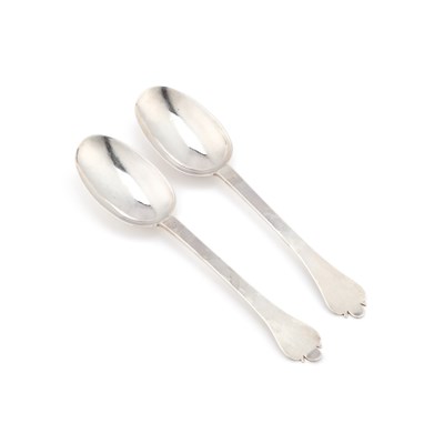 Lot 208 - A PAIR OF WILLIAM III SILVER TREFID SPOONS