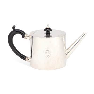 Lot 334 - A GEORGE III SILVER DRUM TEAPOT