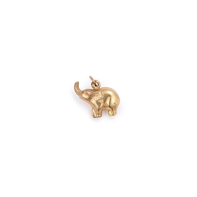 Lot 470 - A 9 CARAT GOLD ELEPHANT CHARM PENDANT