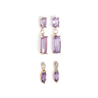 Lot 410 - TWO PAIRS OF AMETHYST EARRINGS