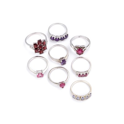Lot 437 - A GROUP OF GEM-SET RINGS