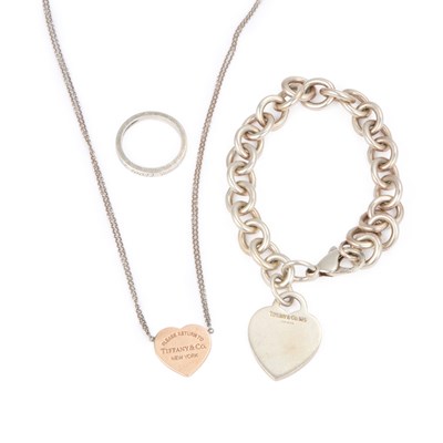 Lot 444 - TIFFANY & CO, A GROUP OF JEWELLERY