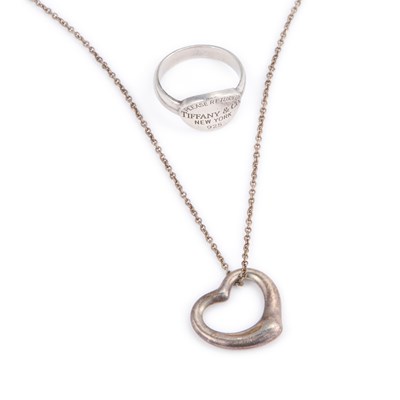 Lot 456 - TIFFANY & CO, TWO ITEMS OF JEWELLERY